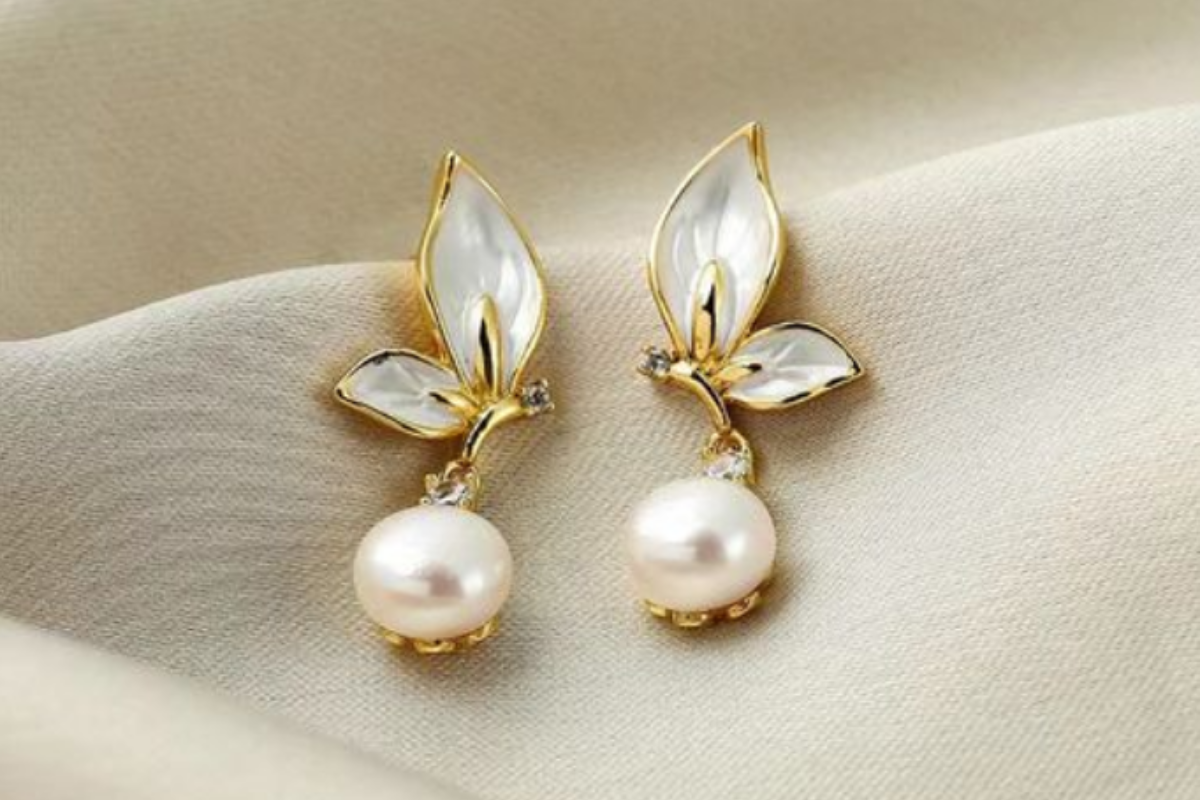 The Timeless Elegance of Studded Pearl Earrings