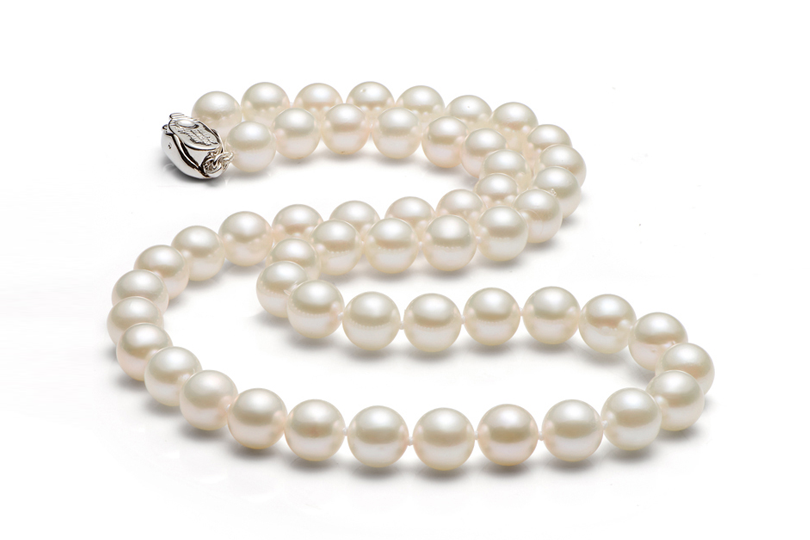 Cultured Freshwater Pearls vs Akoya Pearls