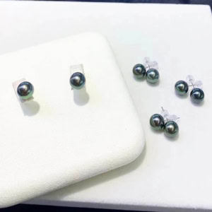 Tahitian black pearl earrings
