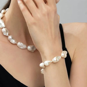 Natural Freshwater Baroque Pearl Bracelet