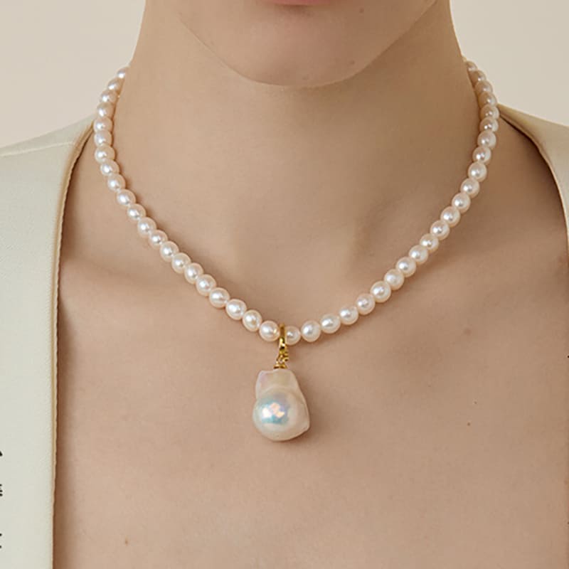Baroque Pearl Pendant Necklace