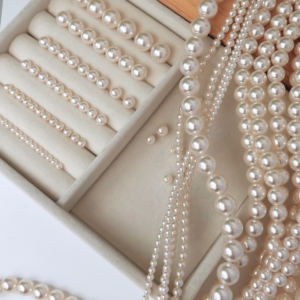 Are Pearls In Style 2026