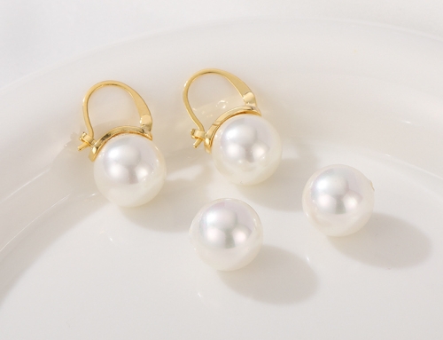 Oversized Pearls Styling Guide: How to Wear Modern Statement Pearls with Confidence