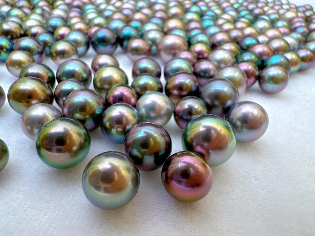 How to Style Tahitian Pearls: A Modern Guide to Dark Black Pearl Jewelry