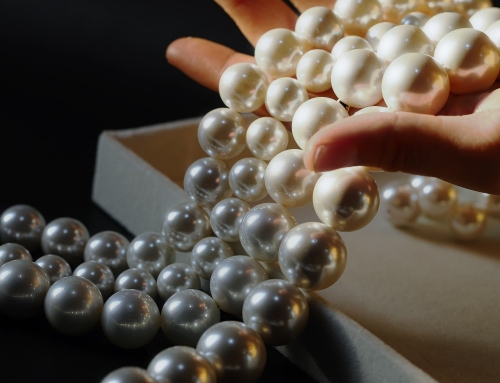 How to Tell Real Pearls from Fake: An Elegant Jewelry Styling Guide